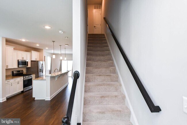 Building Photo - 7102 Druce Way