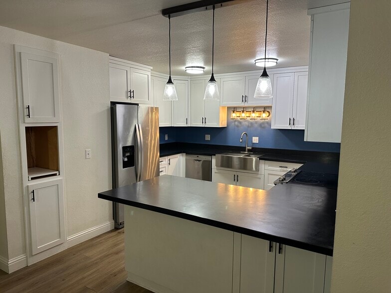 Building Photo - 644 Craig Ave