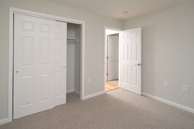 Building Photo - Renovated all new!! - Open Concept.  Top Level Condo. Close to BWI, Ft. Meade & NSA.