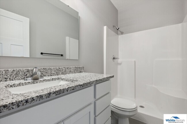 Building Photo - 1012-1012 W 55th St S