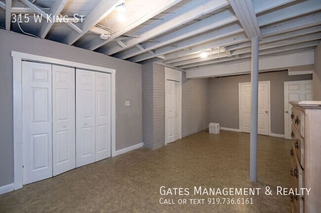 Building Photo - 315 W King St