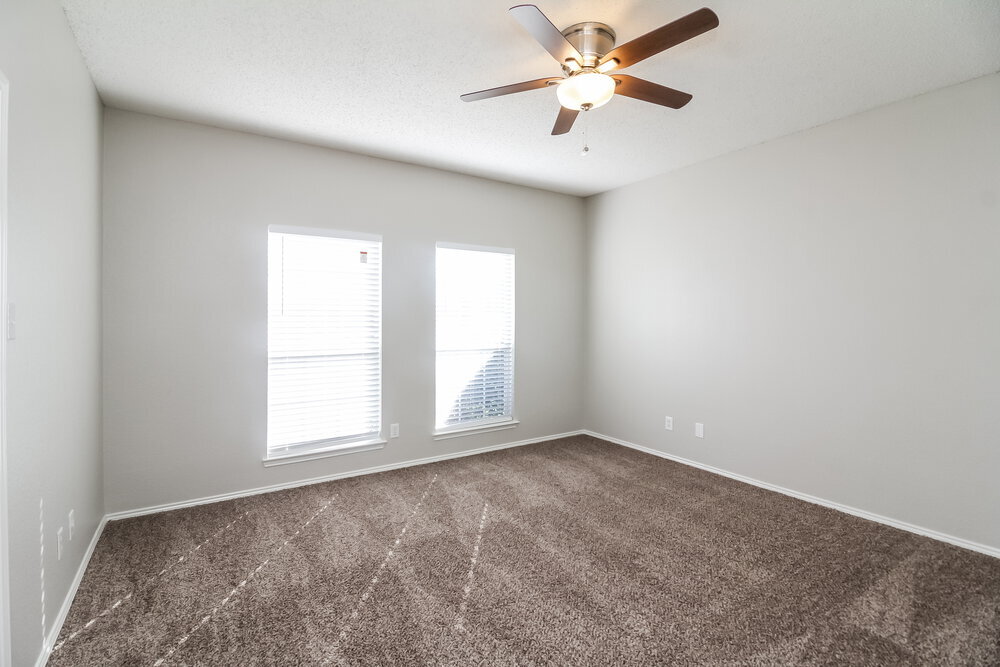 Building Photo - 505 Summertree Ln