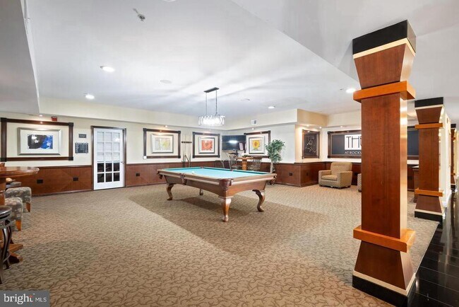 Building Photo - 501 Hungerford Dr