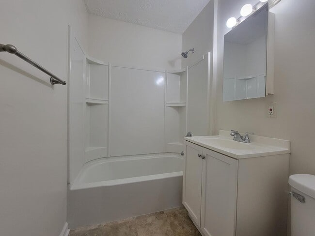 Building Photo - 1320 Tioga Ave