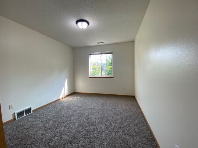 Building Photo - $1,050 | 2 Bedroom, 1 Bathroom Apartment | Pet Friendly* | Available for August 1st, 2026 Move In!