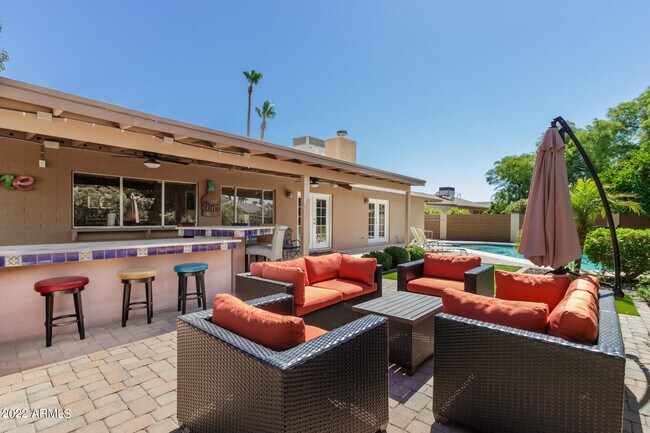 Building Photo - 9373 E Altadena Ave