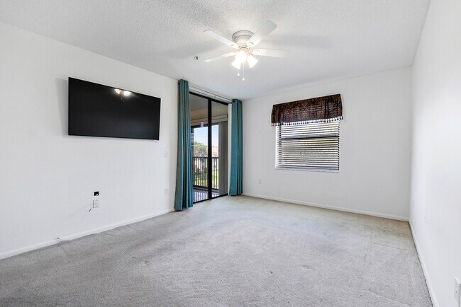 Building Photo - 5153 Floria Dr