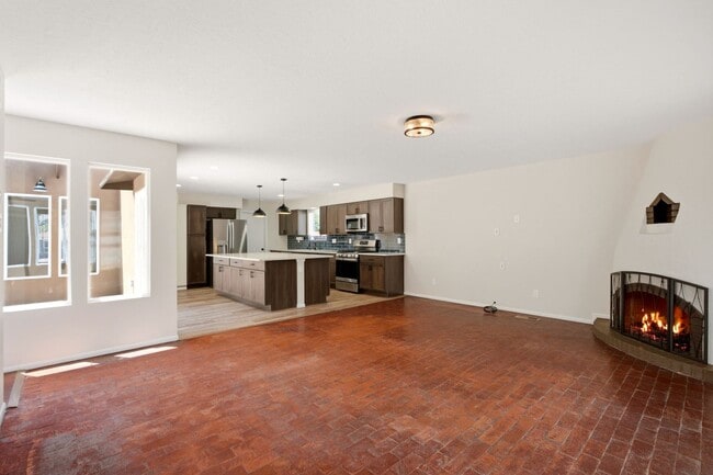 Building Photo - Exceptional Property in the NE Heights