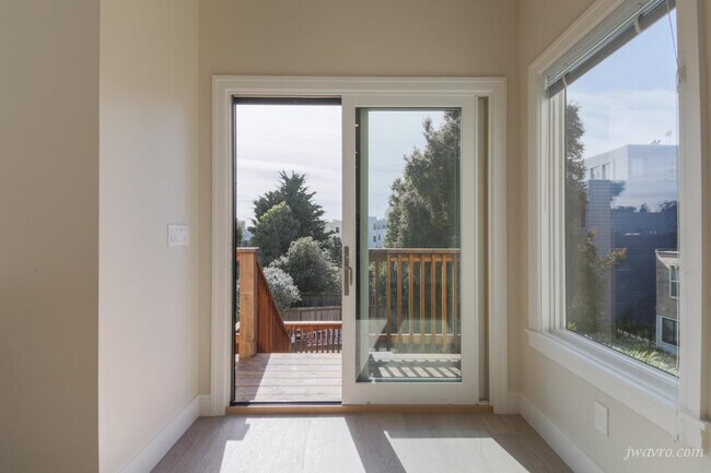 Building Photo - 127 Ashbury St