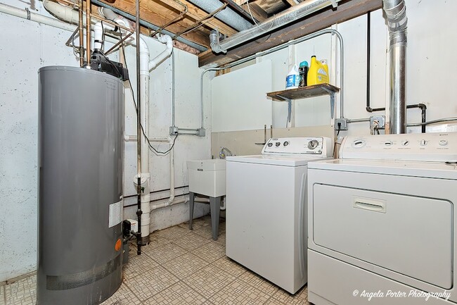 Building Photo - 638 Dordan Ct