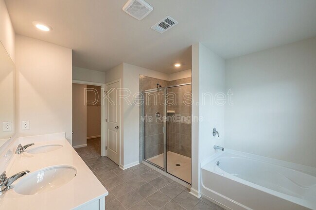 Building Photo - 3031 Greyton Dr