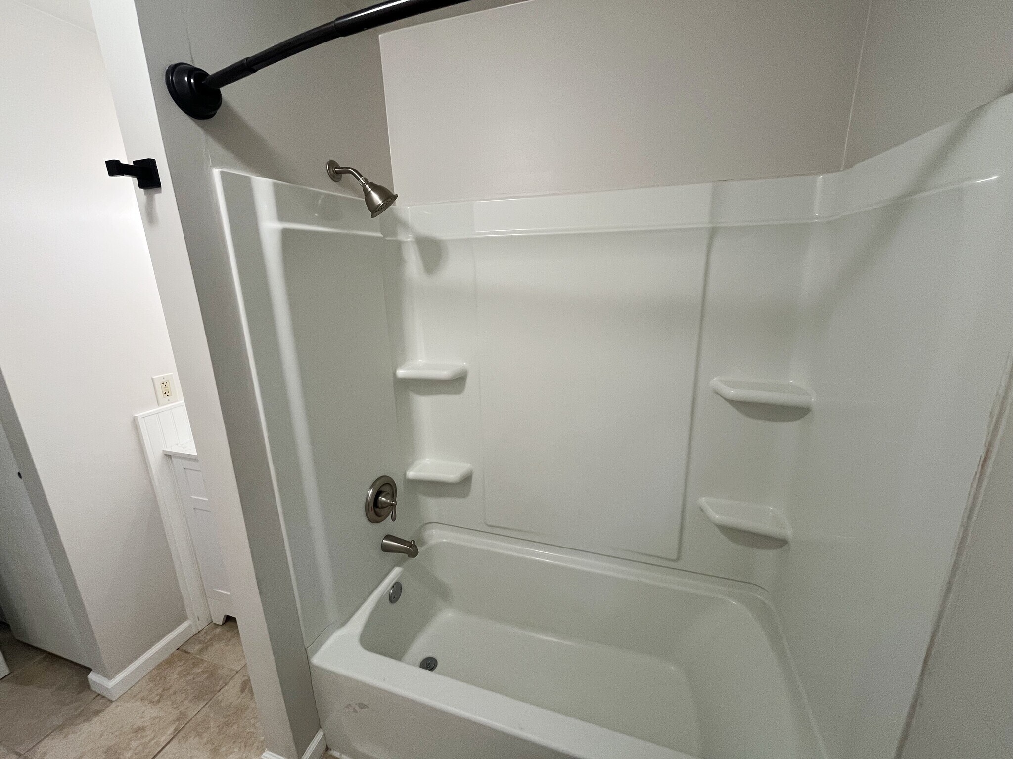 Building Photo - 25A Pine Ln