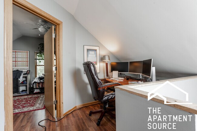 Building Photo - 3036 N Seminary Ave