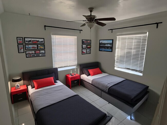 Building Photo - 1121 NW 140th Terrace