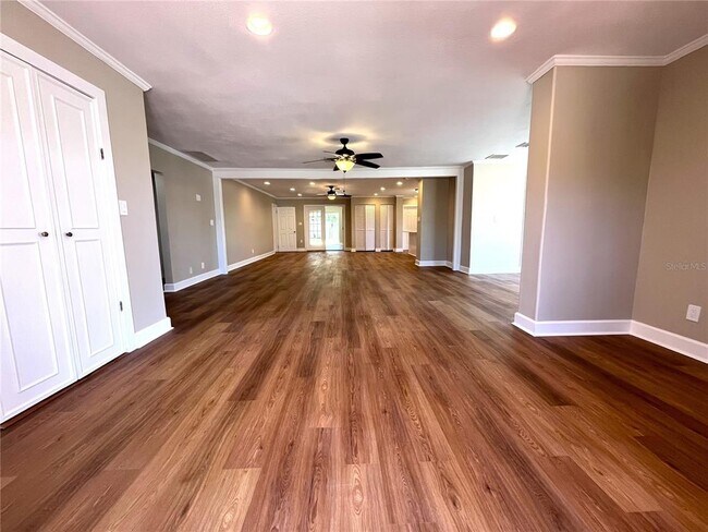 Building Photo - 3807 Belle Vista Dr E