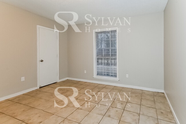 Building Photo - At Last, This Is What You Have Been Searching For!