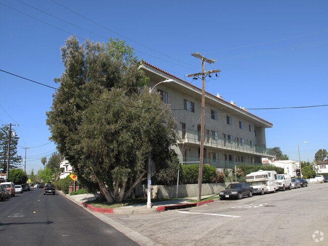 Building Photo - 3939 Moore St.