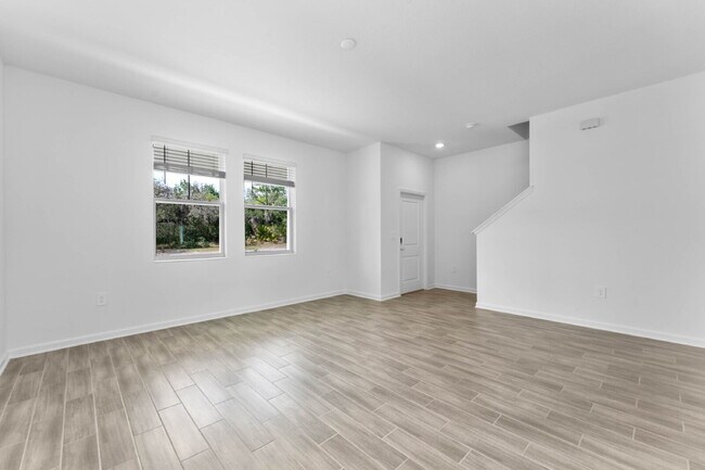 Building Photo - Modern Open-Concept Home with Designer Finishes and Community Amenities.