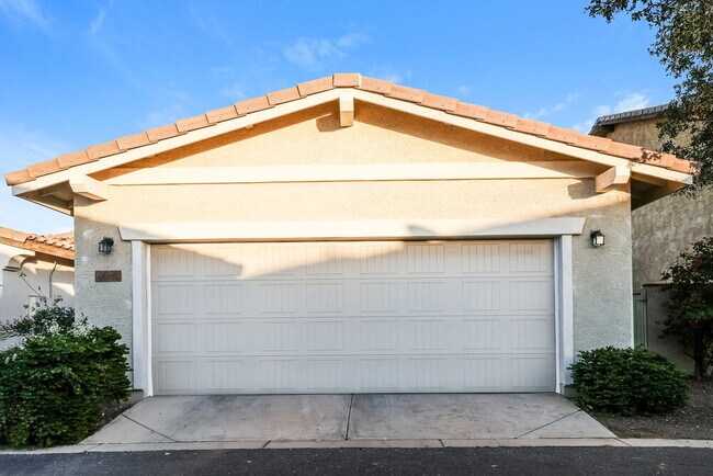 Building Photo - 15137 W Alexandria Way