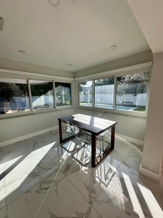 Building Photo - 4681 SW 26th Terrace