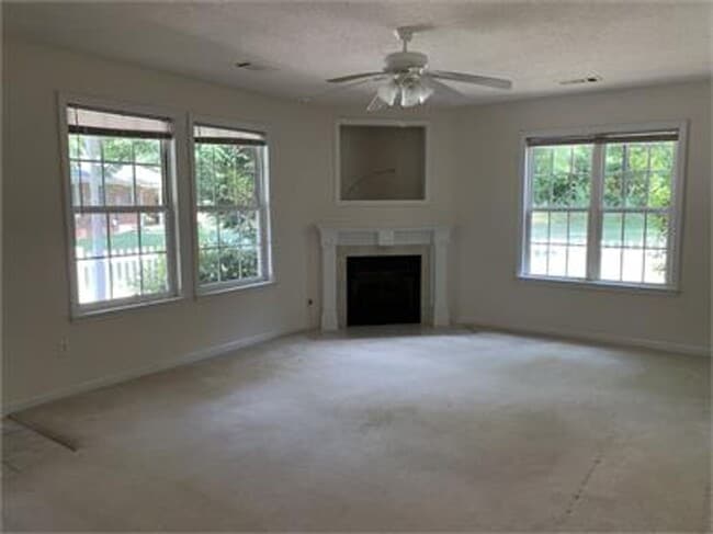 Building Photo - 1437 Alpine Dr