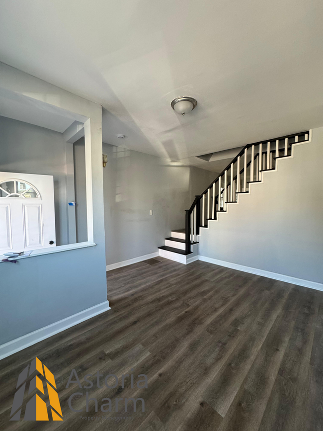 Building Photo - Newly Renovated 3BD/1.5BA townhome in Balt...