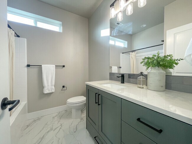 Building Photo - 6273 S Binky Ave