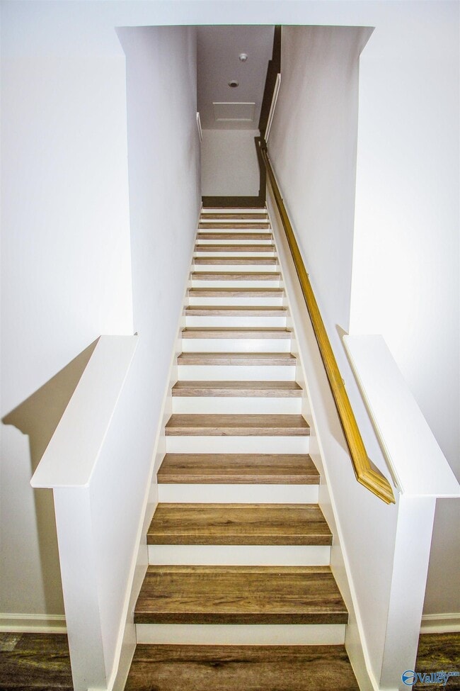 Building Photo - 167 Maple Spg Trl