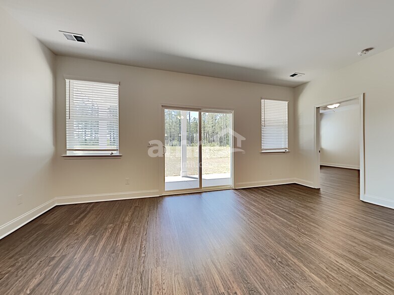 Building Photo - 299 Bering Ln