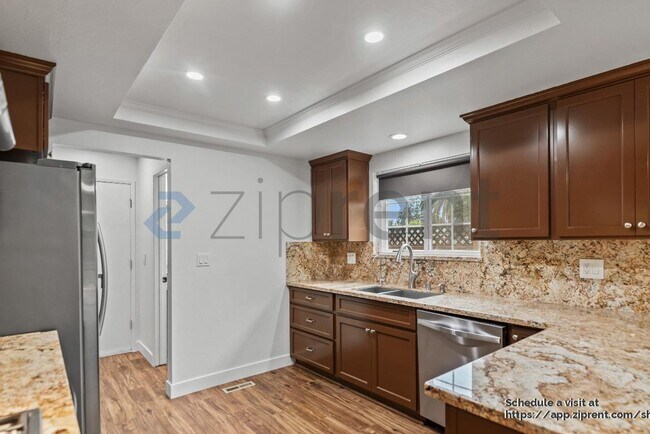 Building Photo - 129 John Kirk Ct