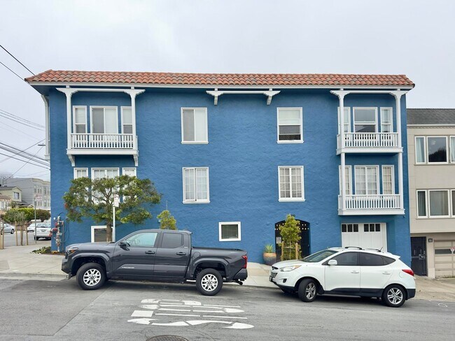 Building Photo - 2300 22nd Ave
