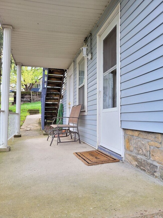 Building Photo - 21 Marion St