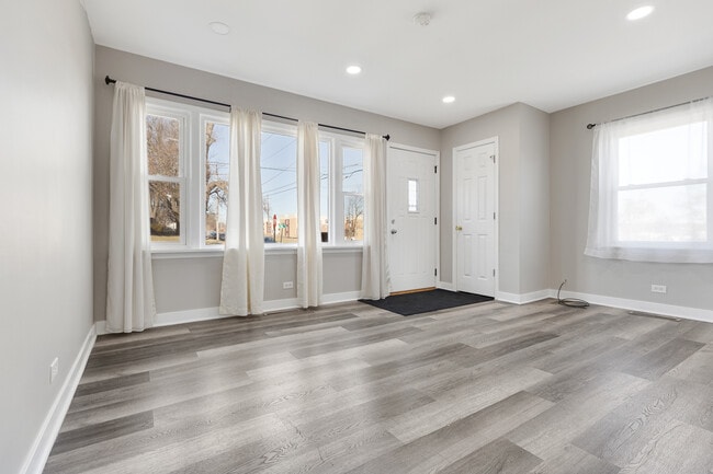 Building Photo - 301 Mill St