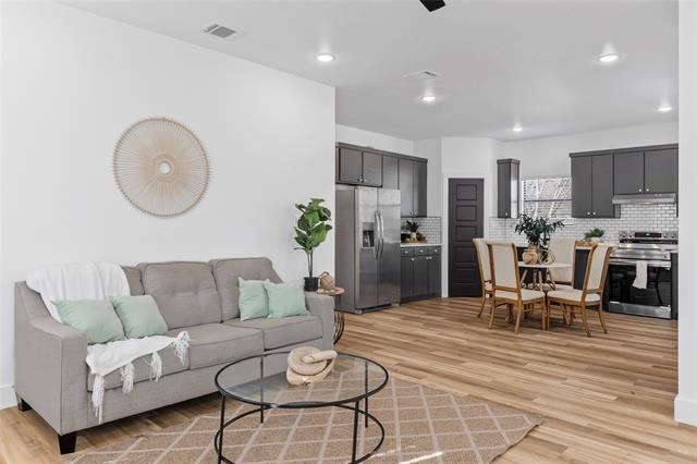 Building Photo - 1900 Rosemary