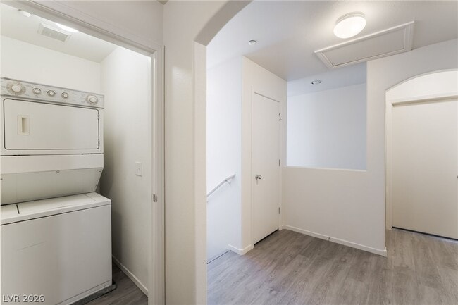 Building Photo - 9004 Successful Ct