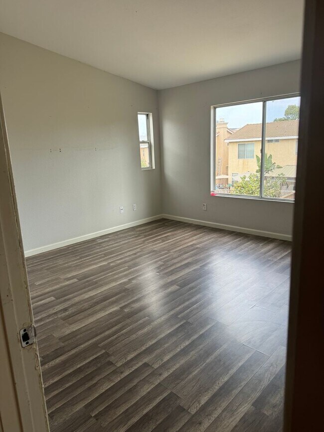 Building Photo - 3215 Glancy Dr