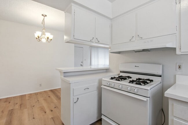 Interior Photo - 744 S.Windsor Blvd. - just south of Wilshire Blvd.