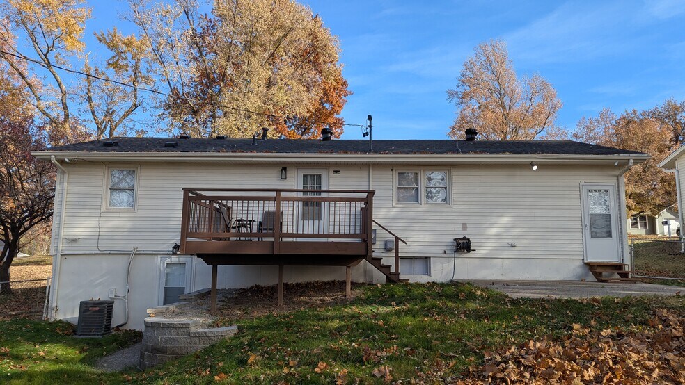 Building Photo - 7512 N Hemple Ave