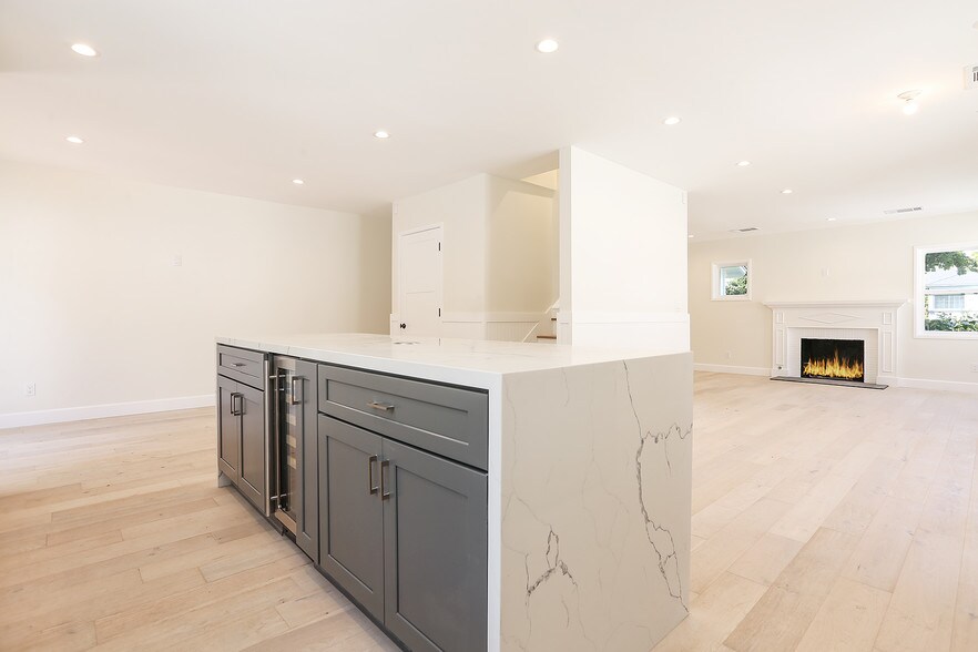 Building Photo - 12524 WOODBINE St