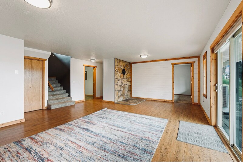 Building Photo - 124 Woodacres Dr