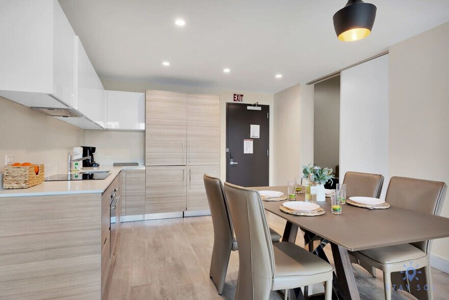 Building Photo - 777 N Ocean Dr