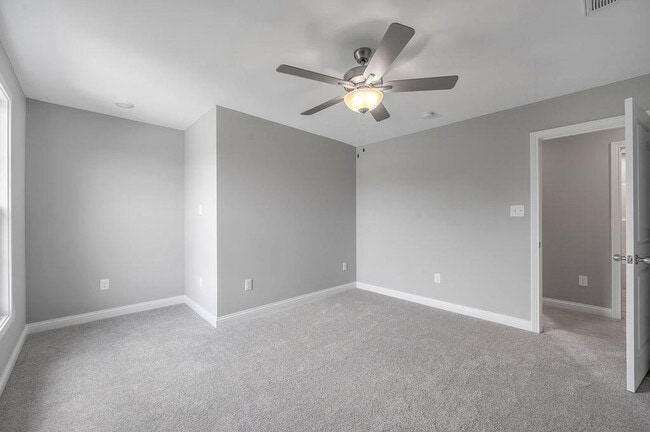 Building Photo - 125 Squires Way