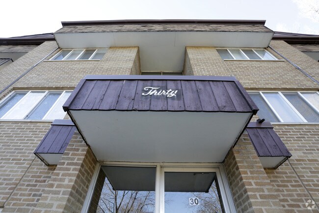 Building Photo - 30 Briar St