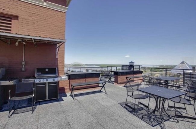 Rooftop Deck - 109 N Main St