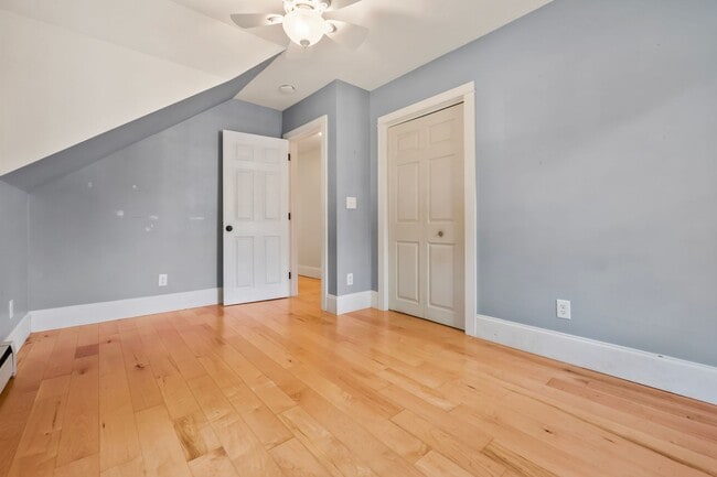 Building Photo - New England Style Farm House for RENT in P...