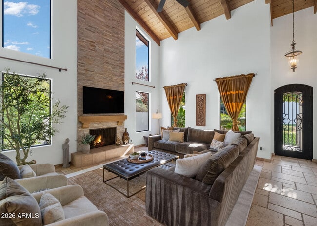 Building Photo - 6198 N 28th Pl