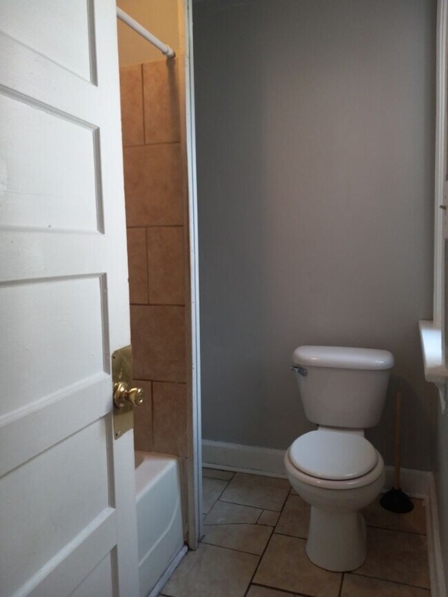 Building Photo - 2343 Logan St