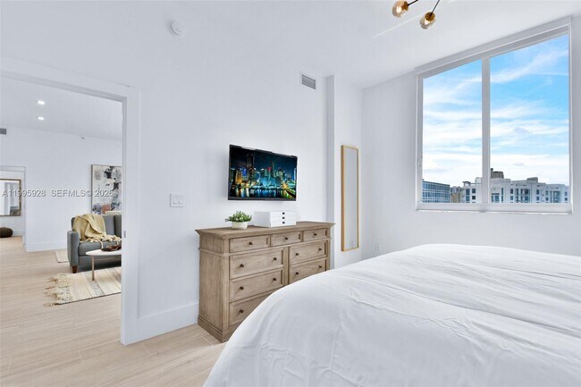 Building Photo - 18800 NE 29th Ave