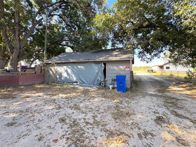 Building Photo - 4213 N Main St