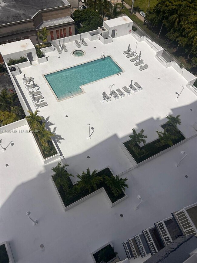 Building Photo - 275 NE 18th St